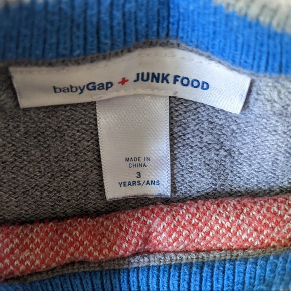 Baby Gap Superman sweater size 3T - Picture 2 of 3